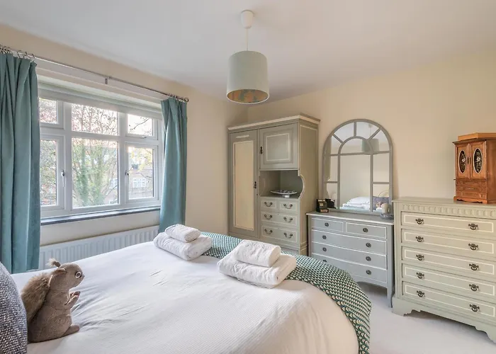 Comfortable Home In Wandsworth